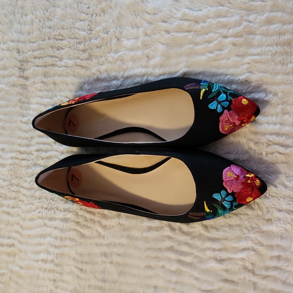 Nine West embroidered flats